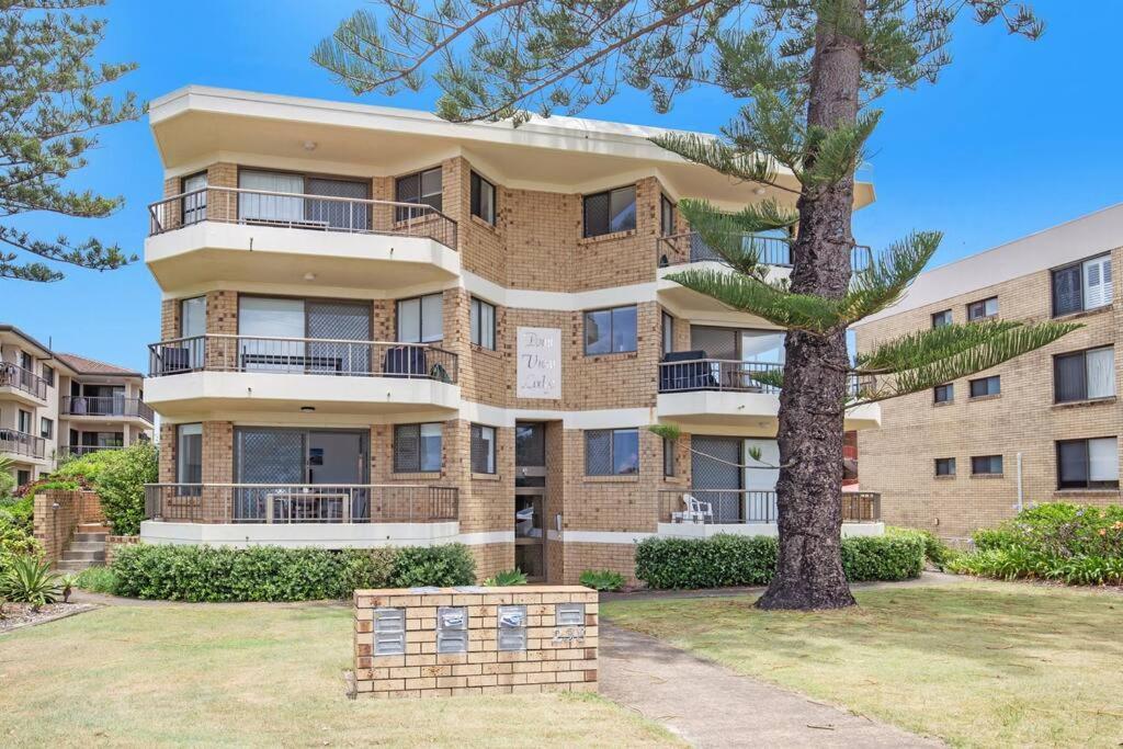 Absolute Beachfront Apartment! * Gold Coast